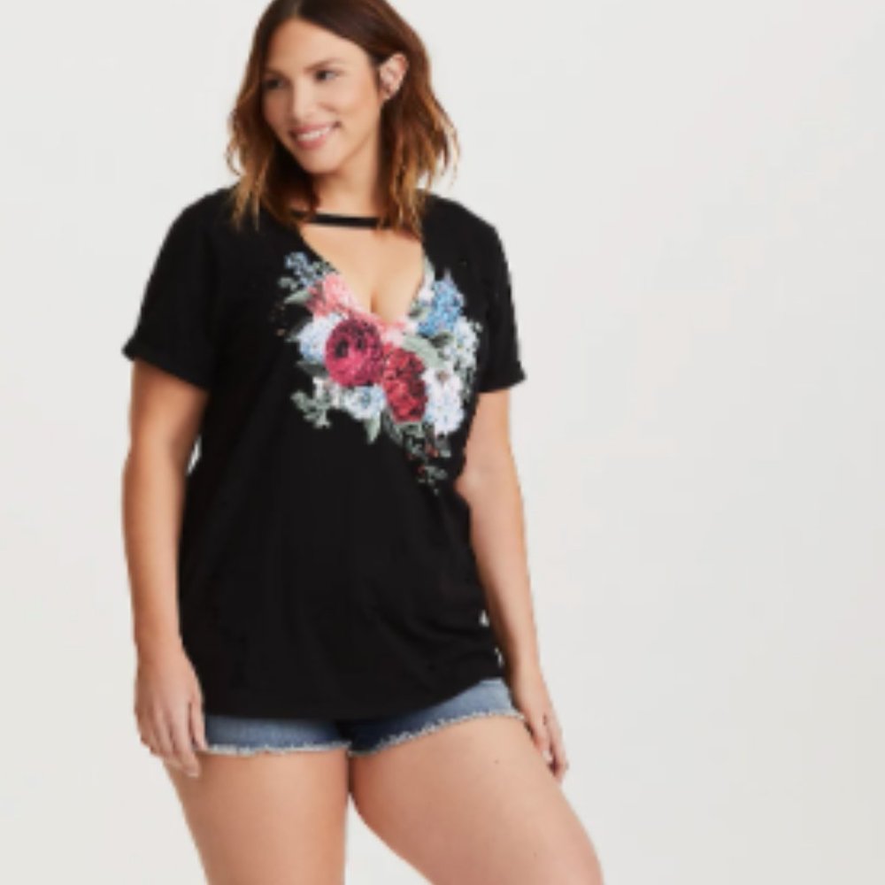 TORRID FLORAL CHOKER TEE IN 3X